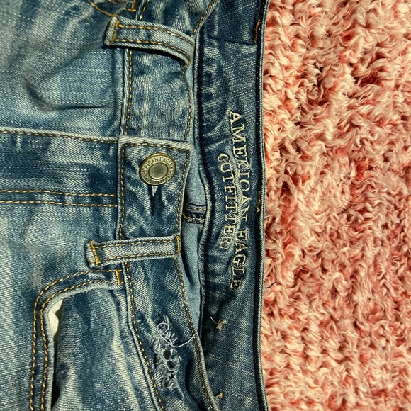 Distressed American Eagle Jeans - Picture 4 of 4